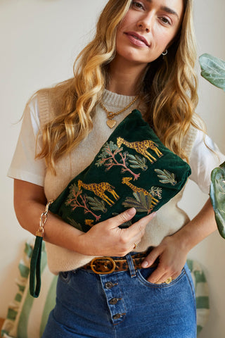 Elizabeth Scarlett Giraffe Everyday Pouch Forest Green - MMJs Fashion