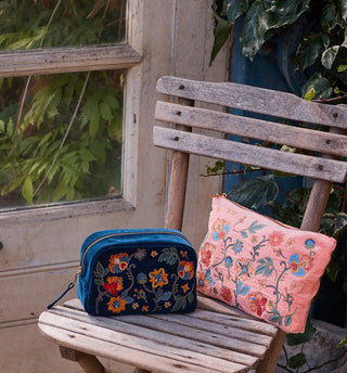 Elizabeth Scarlett Botanical Garden Everyday Pouch Pale Pink - MMJs Fashion