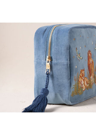Elizabeth Scarlett Lion Pride Wash Bag Dusky Blue - MMJs Fashion