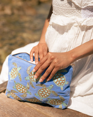 Elizabeth Scarlett Turtle Conservation Everyday Pouch Caribbean Blue - MMJs Fashion