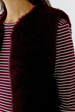 Oui Faux Fur Gilet Berry Red - MMJs Fashion