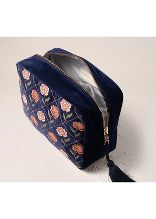 Elizabeth Scarlett Rose Wash Bag Navy
